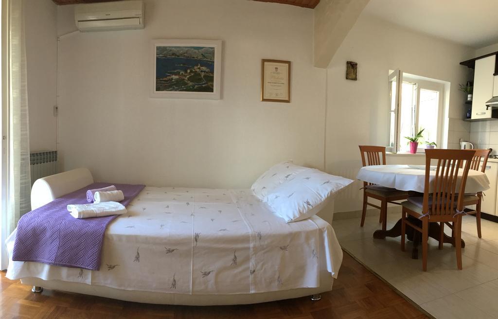 Guesthouse Cipre Lumbarda Extérieur photo